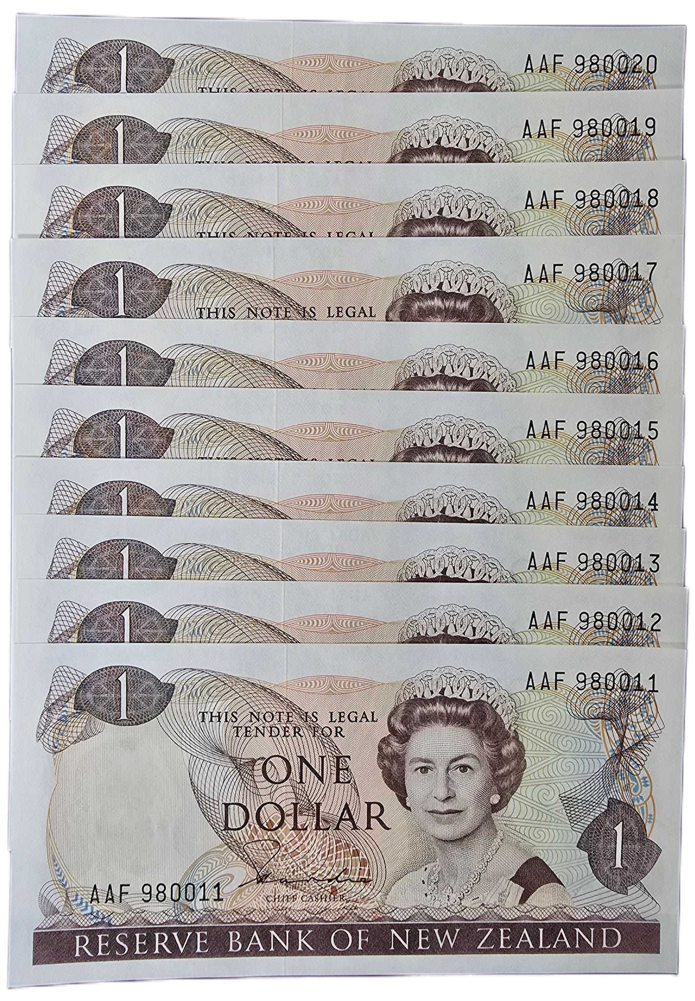 1981-1985 New Zealand One Dollar, 10 Consecutive Notes - Arts & Entertainment > Hobbies & Creative Arts > Collectibles > Collectible Coins & Currency > Collectible Banknotes from The Half Crown