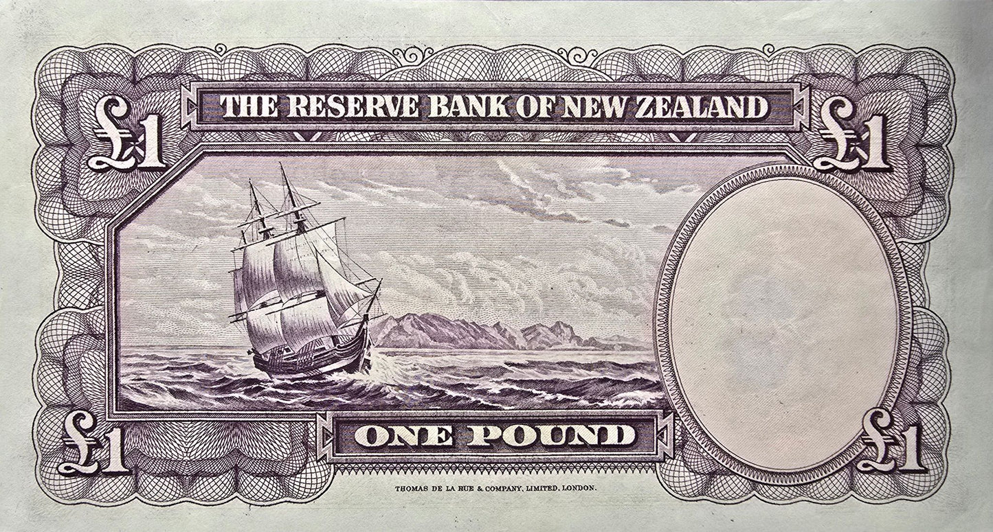 1940 - 1955 New Zealand One Pound, EF